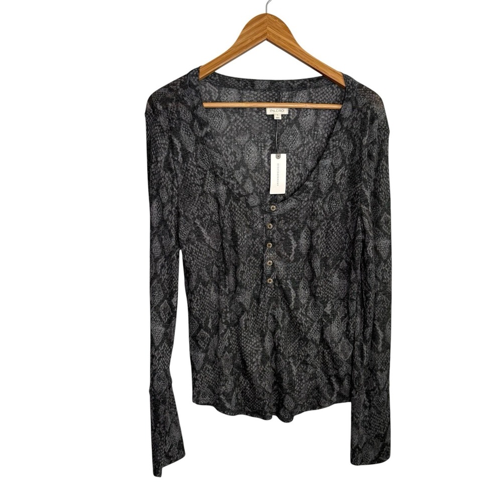 Pilcro Anthropologie Womens Top XL Gray Snakeskin 1/4 Button Lightweight Edgy